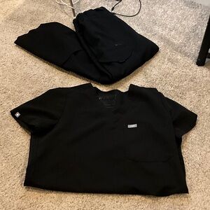 Figs Black Scrub Set petite pants.